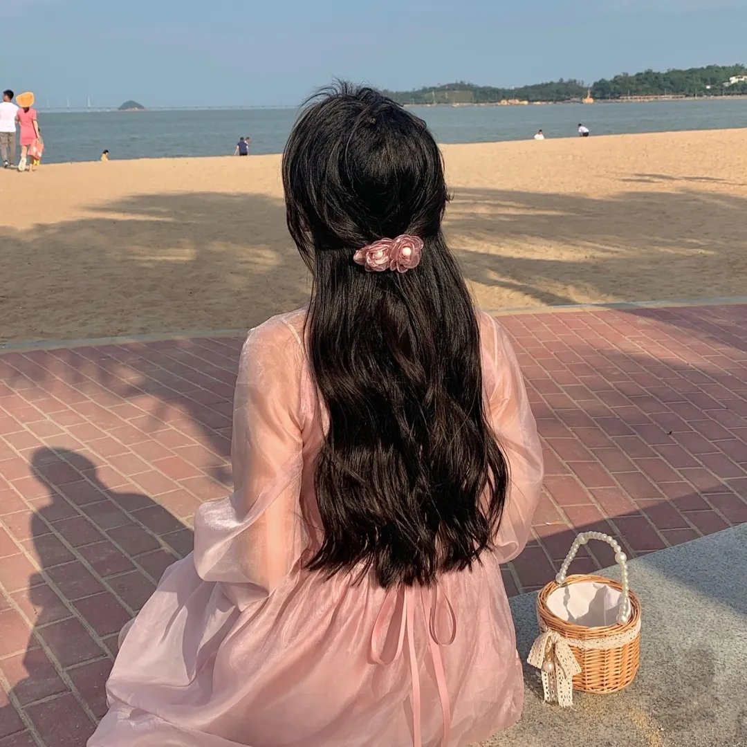 她真漂亮 海报